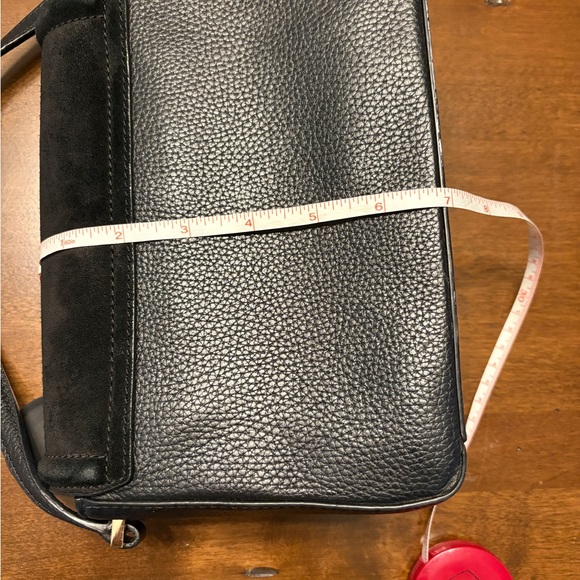 Kate Spade Elegant Black Crossbody Bag - Picture 4 of 16